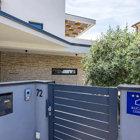 Val Di Bora - Moderne 4 Sterne Ferienvilla Mit Pool, Meerblick, Grill Villa
