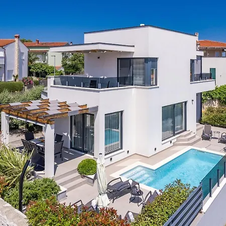 Villa Val Di Bora - Moderne 4 Sterne Ferienvilla Mit Pool, Meerblick, Grill *