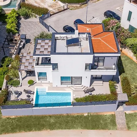 Val Di Bora - Moderne 4 Sterne Ferienvilla Mit Pool, Meerblick, Grill Villa Liznjan