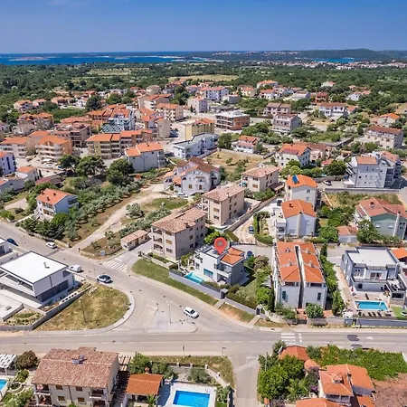 Val Di Bora - Moderne 4 Sterne Ferienvilla Mit Pool, Meerblick, Grill